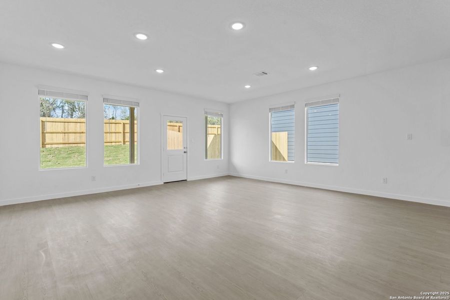 Spacious, unfurnished interior of a new home in , New Braunfels (Image 18).