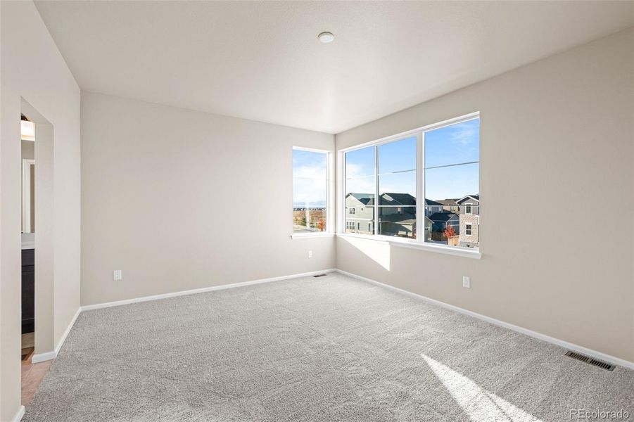 Spacious, unfurnished interior of a new home in Painted Prairie, Aurora (Image 36).