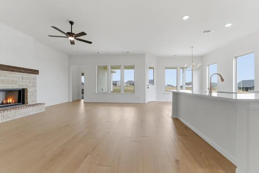 Spacious, unfurnished interior of a new home in Fairview Meadows, New Fairview (Image 13).
