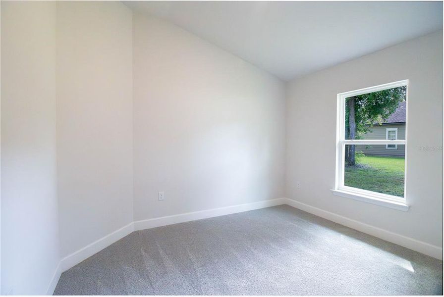 Spacious, unfurnished interior of a new home in , Bell (Image 7).