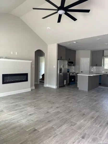 Spacious, unfurnished interior of a new home in , Spring Branch (Image 37).