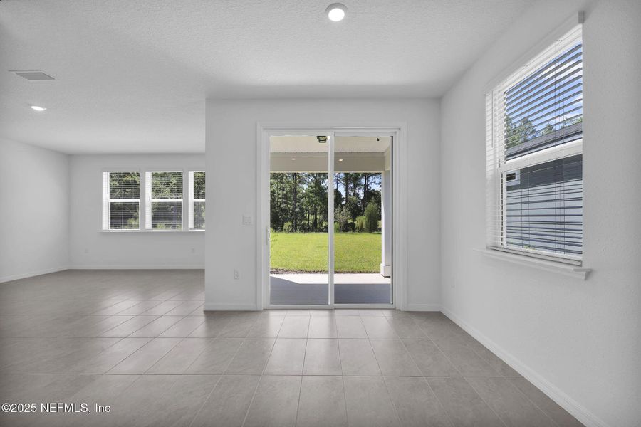 Spacious, unfurnished interior of a new home in Hyland Trail, Green Cove Springs (Image 22).
