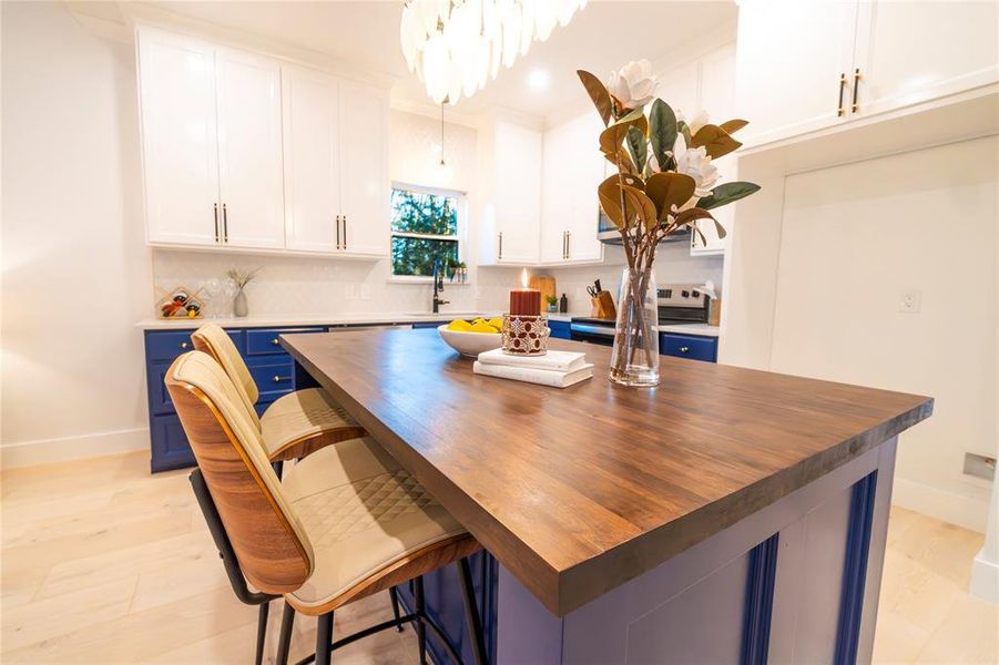 Furnished interior view inside a new home in , West Tawakoni (Image 5).