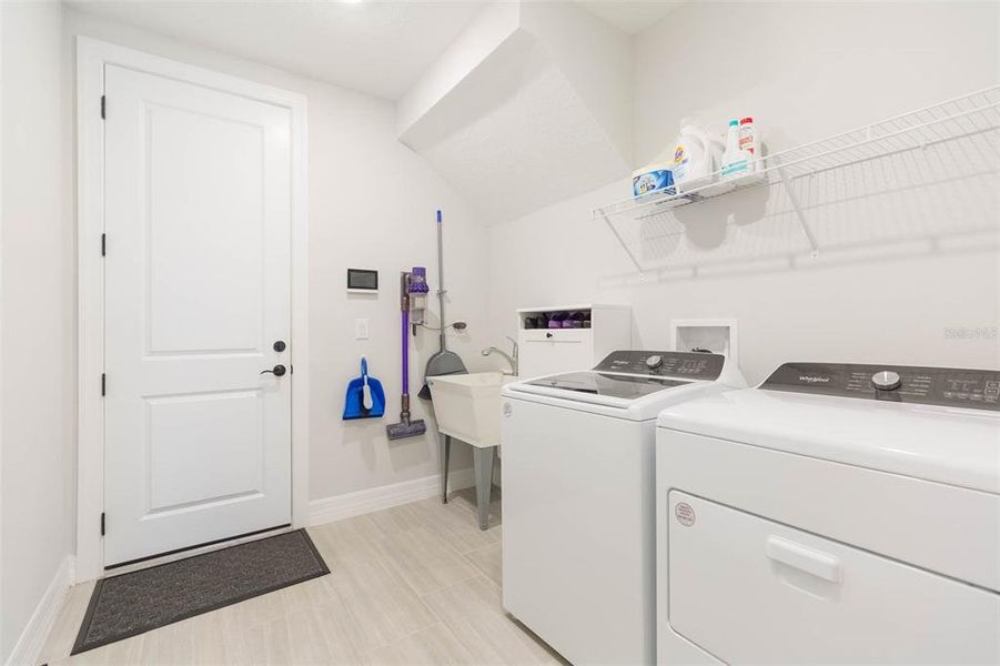 Furnished interior view inside a new home in , Land O' Lakes (Image 19).