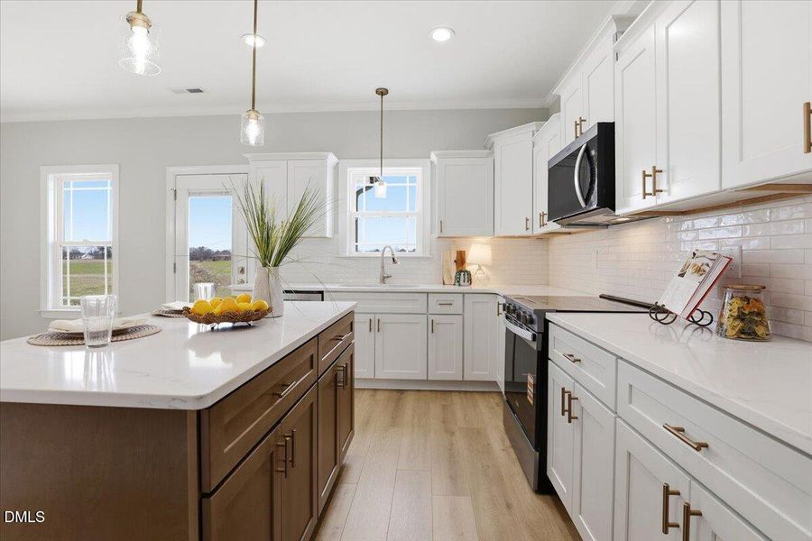 15-600 S Vance St-15