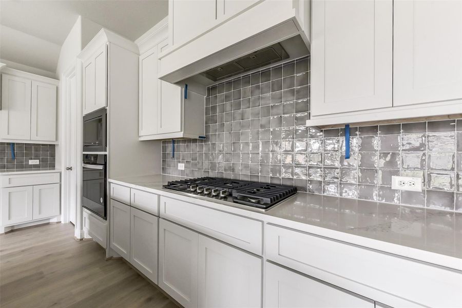 Furnished interior view inside a new home in Evergreen 55', Conroe (Image 17).