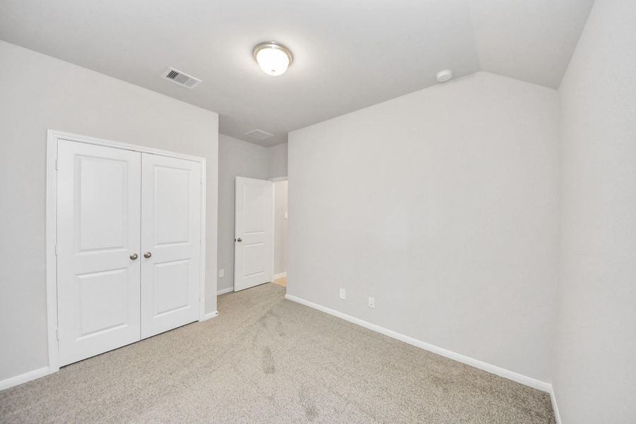 Spacious, unfurnished interior of a new home in Montgomery Ridge: Landmark Collection, Montgomery (Image 17).