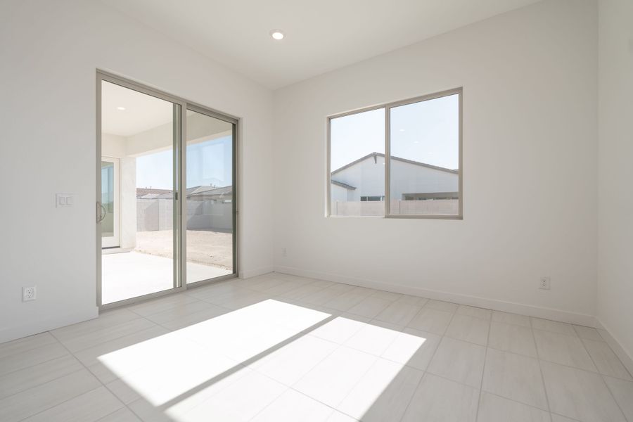 Spacious, unfurnished interior of a new home in Soleo, San Tan Valley (Image 14).