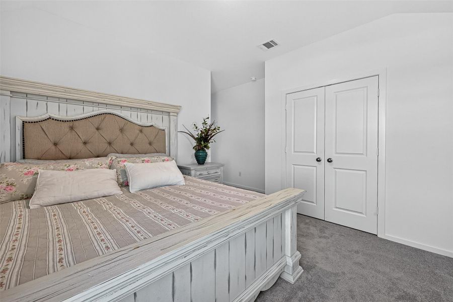 Secondary bedroom, upstairs Secondary bedroom, upstairs