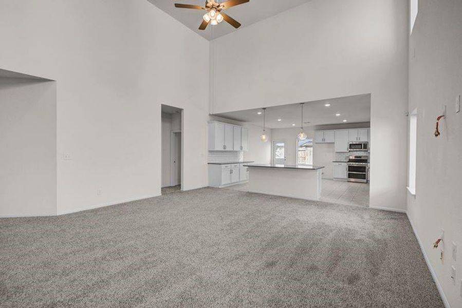 Spacious, unfurnished interior of a new home in , Pearland (Image 27). Spacious, unfurnished interior of a new home in , Pearland (Image 27).
