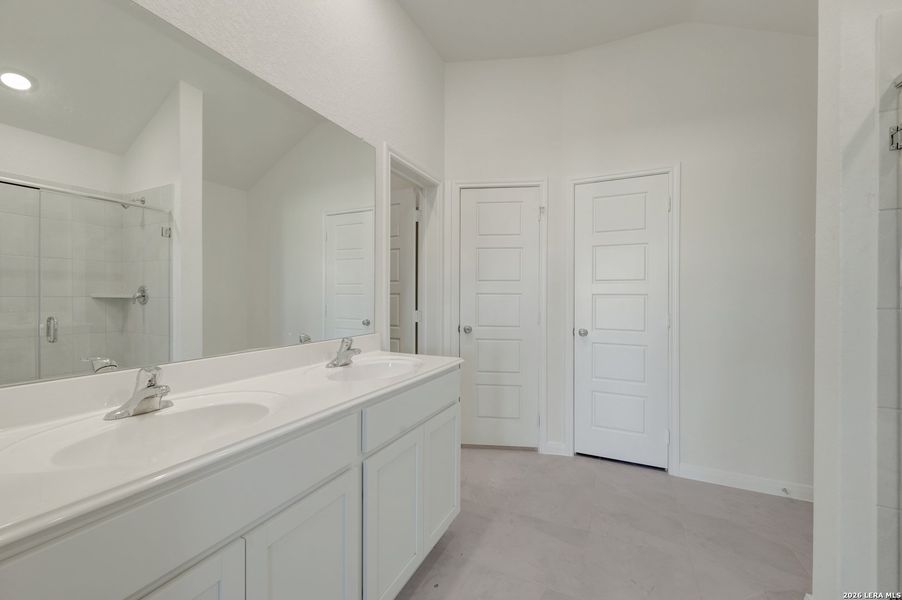 Furnished interior view inside a new home in Park Place, New Braunfels (Image 10).