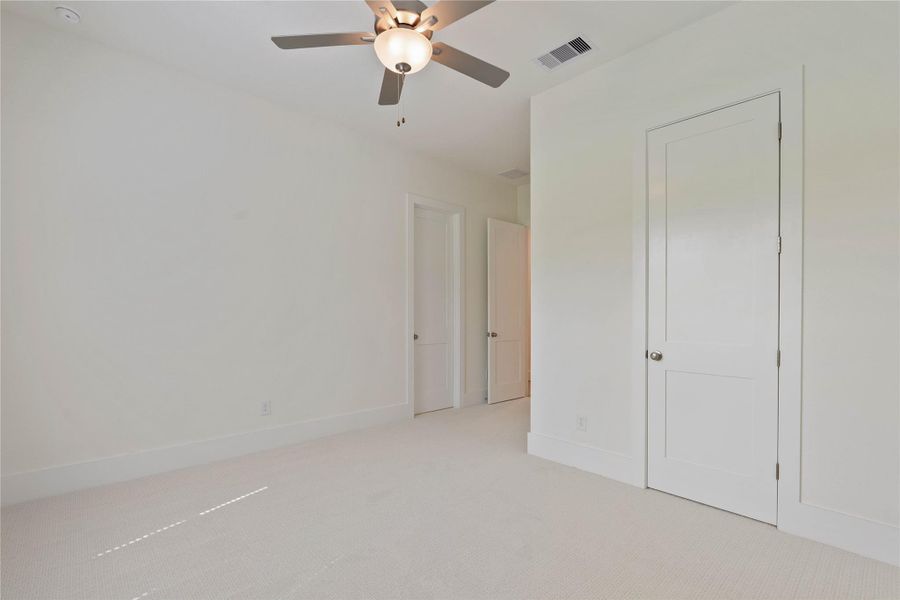 Spacious, unfurnished interior of a new home in Chapel Bend, Montgomery (Image 39).