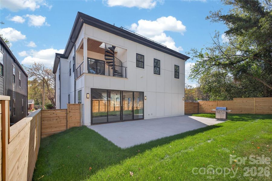 Exterior details and patio area of a home in , Charlotte (Image 3).
