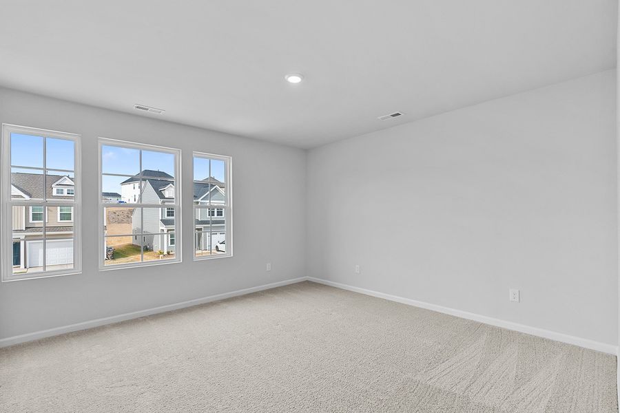 Spacious, unfurnished interior of a new home in Hanes Lake, Winston-Salem (Image 31).