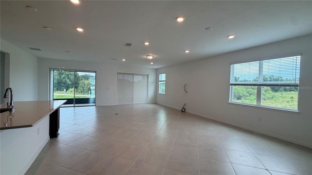 Spacious, unfurnished interior of a new home in Silverlake, Lake Alfred (Image 23). Spacious, unfurnished interior of a new home in Silverlake, Lake Alfred (Image 23).