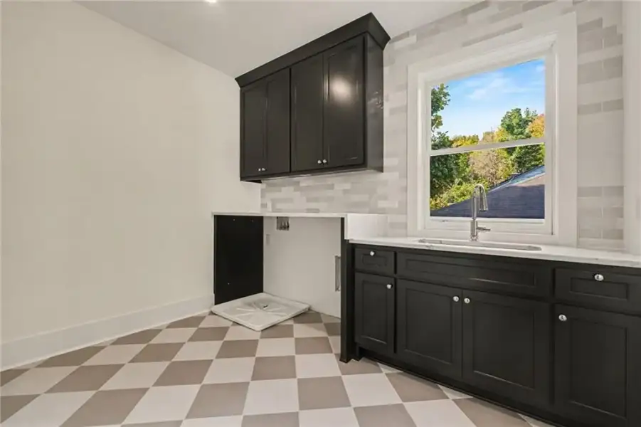 Furnished interior view inside a new home in , Atlanta (Image 19).