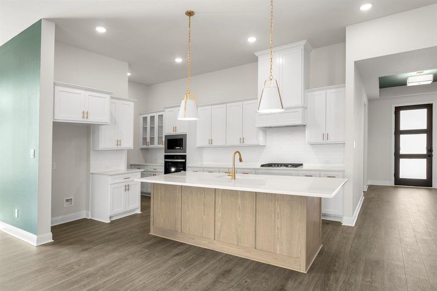 14. 9712 Talia - Kitchen (2)