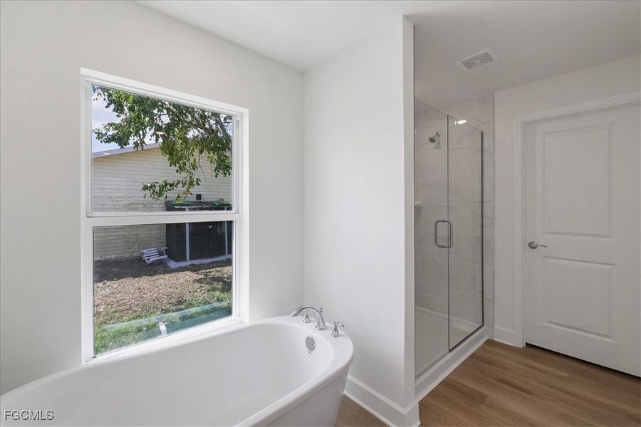 Furnished interior view inside a new home in Cape Coral, Cape Coral (Image 11).
