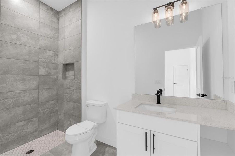 Furnished interior view inside a new home in , Dunnellon (Image 5).