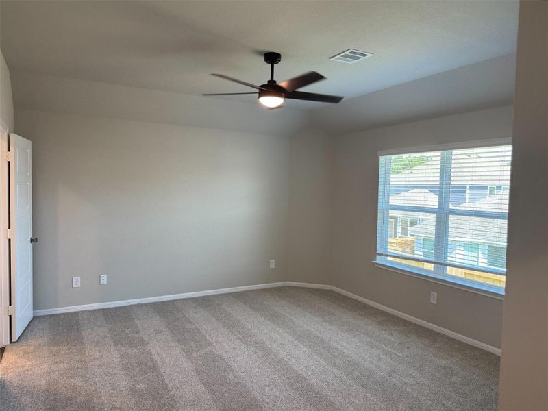 Spacious, unfurnished interior of a new home in River's Edge, Conroe (Image 26).