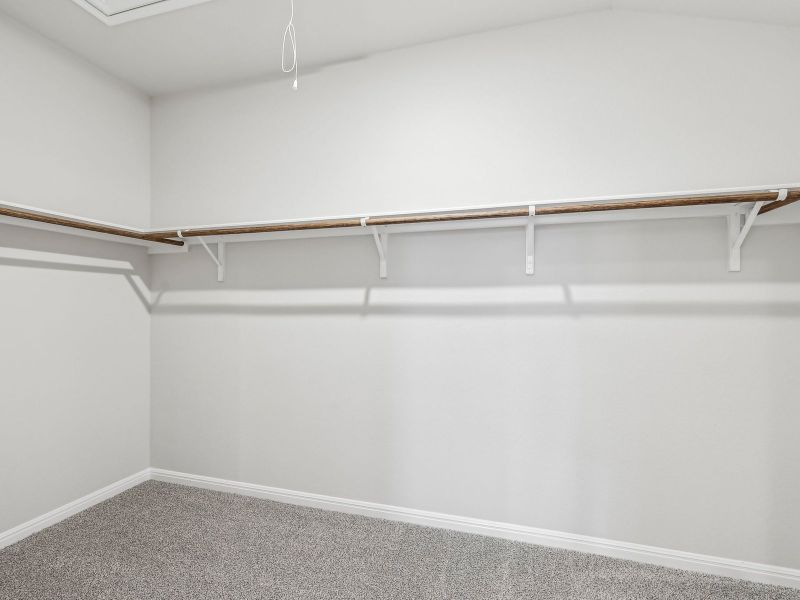 Spacious, unfurnished interior of a new home in Eastern Wells, Jarrell (Image 9).