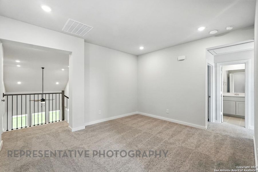 Spacious, unfurnished interior of a new home in The Crossvine, Schertz (Image 20). Spacious, unfurnished interior of a new home in The Crossvine, Schertz (Image 20).