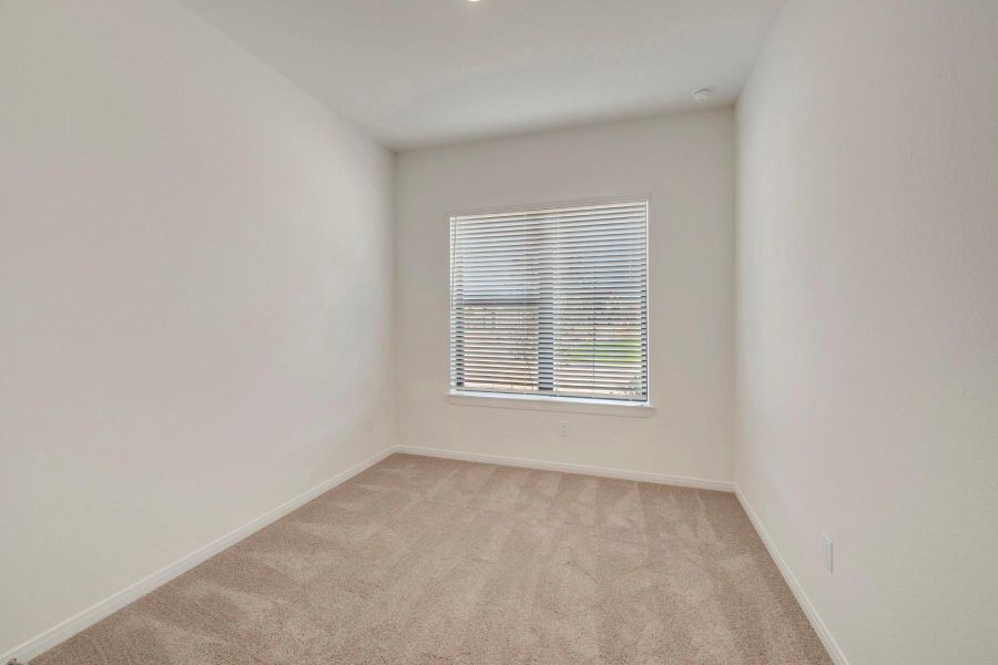 Spacious, unfurnished interior of a new home in Austin Point, Richmond (Image 28).