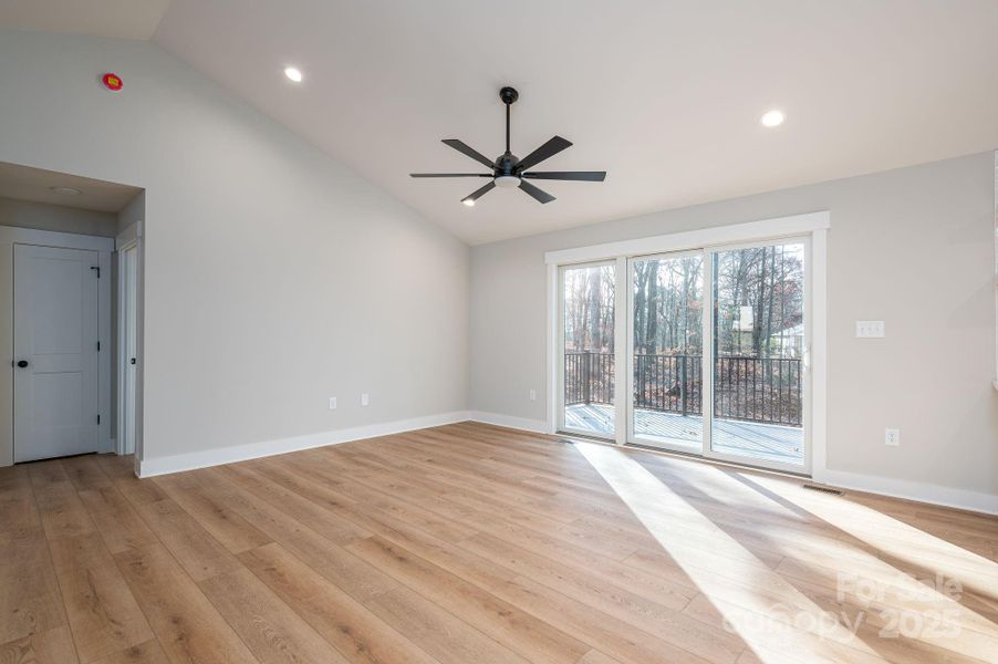 Spacious, unfurnished interior of a new home in , Newton (Image 14).