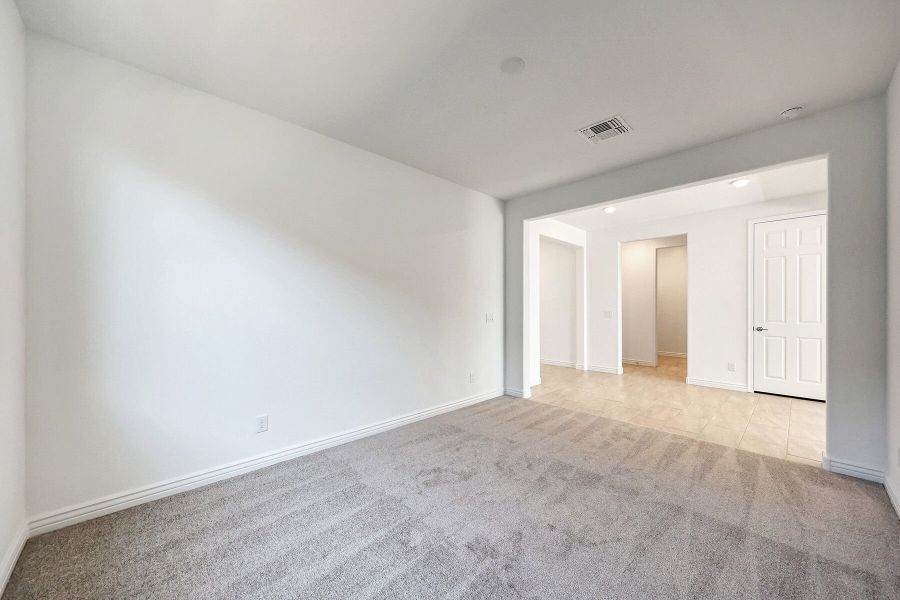 Spacious, unfurnished interior of a new home in Miravida, Surprise (Image 11).