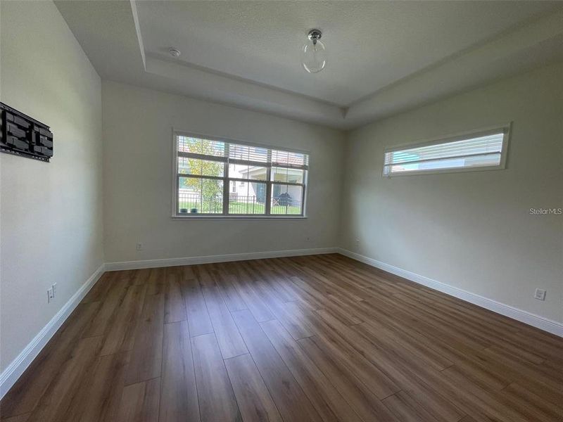 Spacious, unfurnished interior of a new home in , Orlando (Image 10).