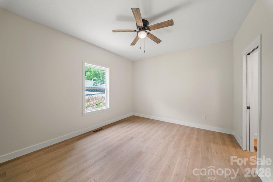 Spacious, unfurnished interior of a new home in , Waynesville (Image 21).