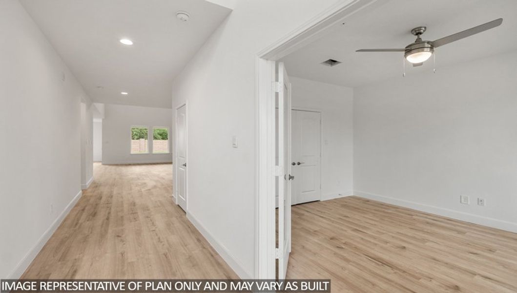 Representative unfurnished interior of a home built from the 3171 by D.R. Horton in River Ranch Estates, Dayton (Image 13).