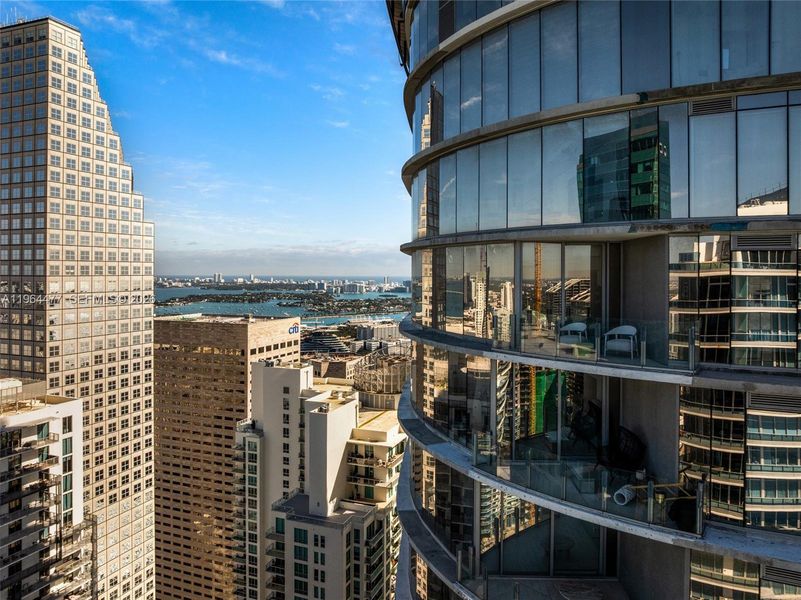 Condo located in Miami, FL showcasing its design and architecture (Image 2). Condo located in Miami, FL showcasing its design and architecture (Image 2).