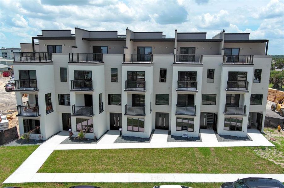 Condo located in Ormond Beach, FL showcasing its design and architecture (Image 33). Condo located in Ormond Beach, FL showcasing its design and architecture (Image 33).