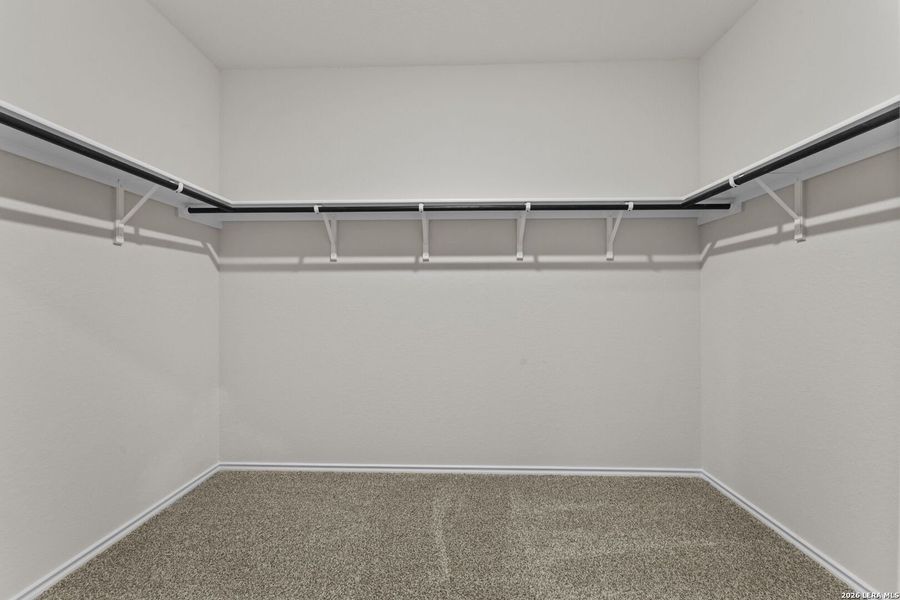 Spacious, unfurnished interior of a new home in Laurel Vistas, San Antonio (Image 26).