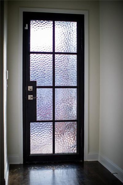 Spacious, unfurnished interior of a new home in , Atlanta (Image 11).