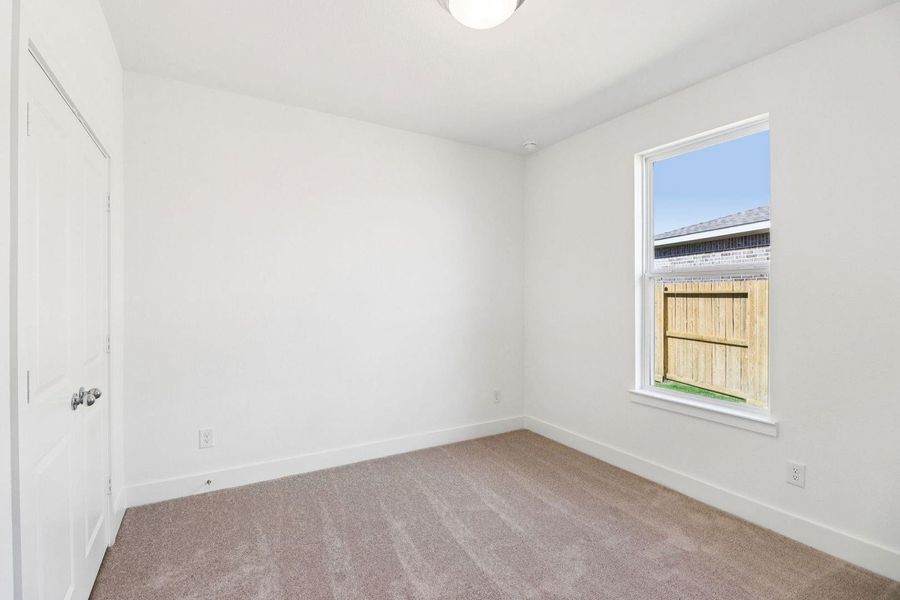 22303 Prickly Bed 22303 Prickly Bed