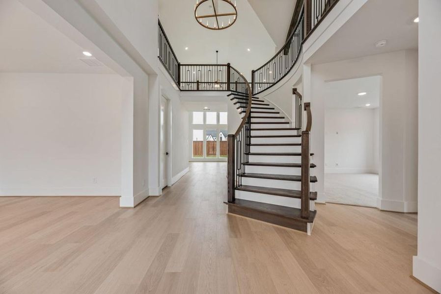 Spacious, unfurnished interior of a new home in Park Place, Prosper (Image 20). Spacious, unfurnished interior of a new home in Park Place, Prosper (Image 20).