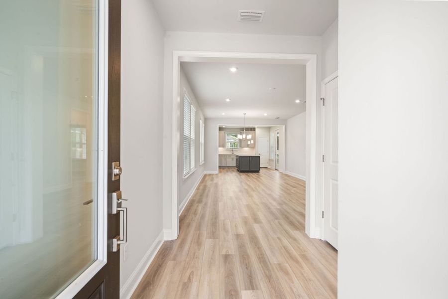 Spacious, unfurnished interior of a new home in Del Webb Savannah at Heartwood, Richmond Hill (Image 39). Spacious, unfurnished interior of a new home in Del Webb Savannah at Heartwood, Richmond Hill (Image 39).