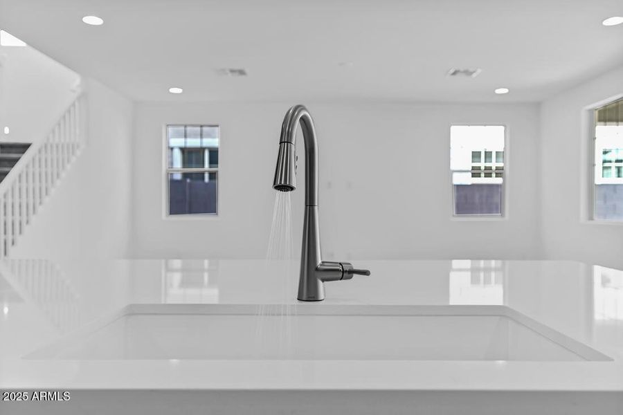 10205 W WELDON Avenue - Ready Now!