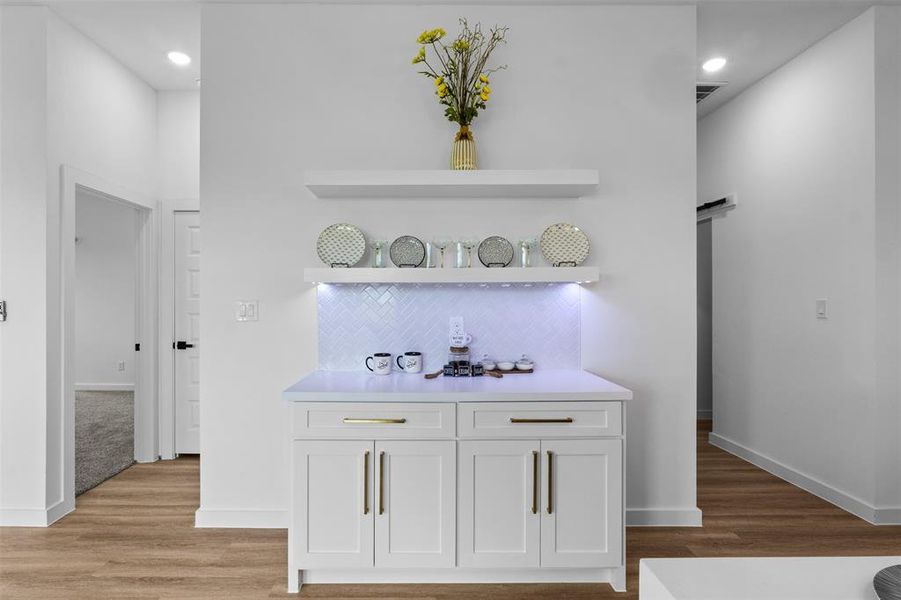 Furnished interior view inside a new home in , Quinlan (Image 12).