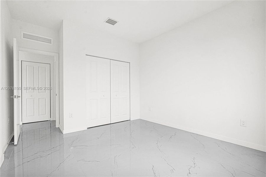 Spacious, unfurnished interior of a new home in , Miami (Image 75).