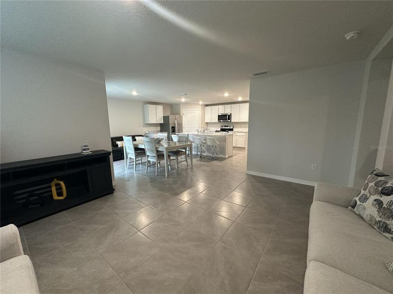 Furnished interior view inside a new home in Silverstone North, Palmetto (Image 7).