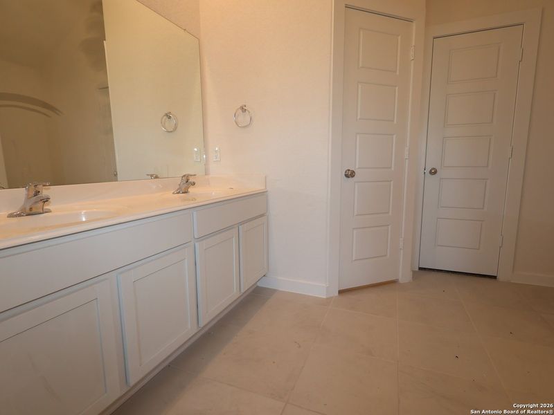 Furnished interior view inside a new home in Winding Brook, San Antonio (Image 8).