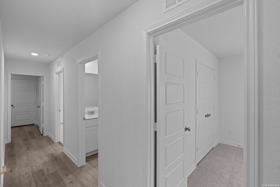Spacious, unfurnished interior of a new home in Davis Ranch, San Antonio (Image 13).