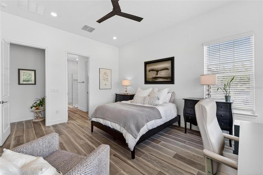 Furnished interior view inside a new home in SouthShore Yacht Club, Ruskin (Image 50). Furnished interior view inside a new home in SouthShore Yacht Club, Ruskin (Image 50).