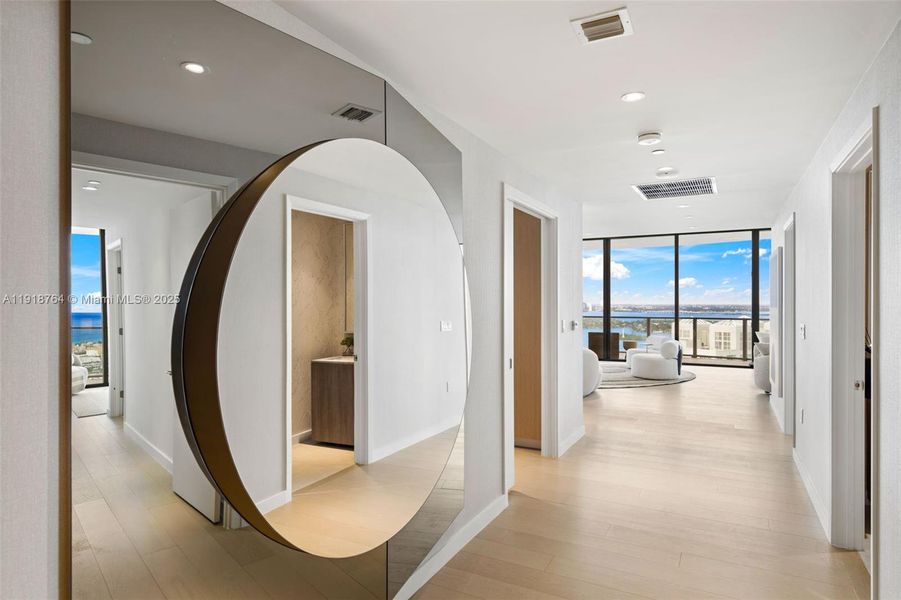 Spacious, unfurnished interior of a new home in Five Park, Miami Beach (Image 21). Spacious, unfurnished interior of a new home in Five Park, Miami Beach (Image 21).