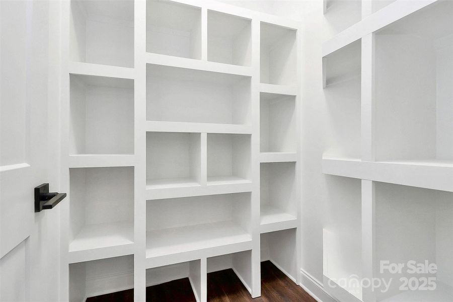 Image 42 of a home in Harbor Oaks.