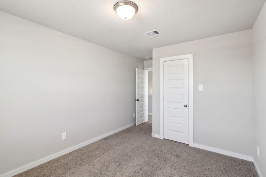 Photo is not of the actual home but is an inspirational photo of builder’s model home and may depict options, furnishings, and/or decorator features that are not included. Photo is not of the actual home but is an inspirational photo of builder’s model home and may depict options, furnishings, and/or decorator features that are not included.