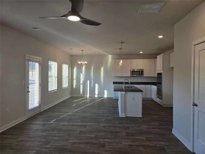 Spacious, unfurnished interior of a new home in Southern Hills, McDonough (Image 16).